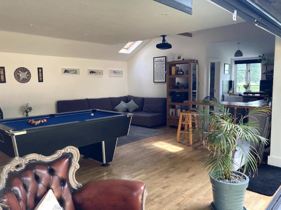 Crossing Retreat - Pool Table, Projector, Barn Villa Tunstead  Exterior photo