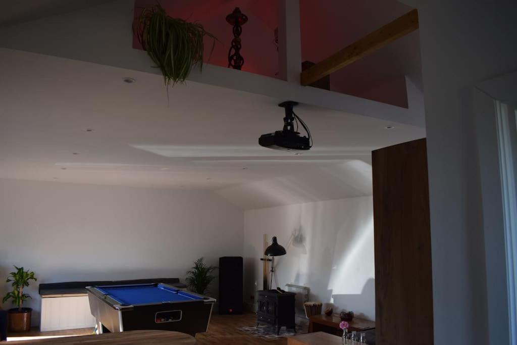 Crossing Retreat - Pool Table, Projector, Barn Villa Tunstead  Exterior photo