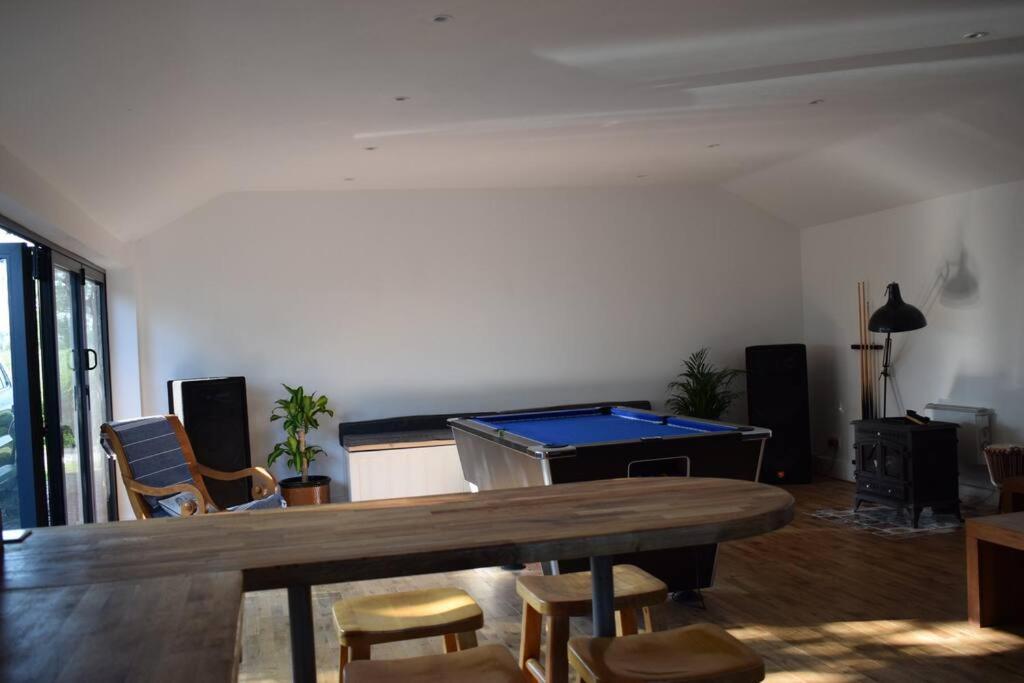Crossing Retreat - Pool Table, Projector, Barn Villa Tunstead  Exterior photo